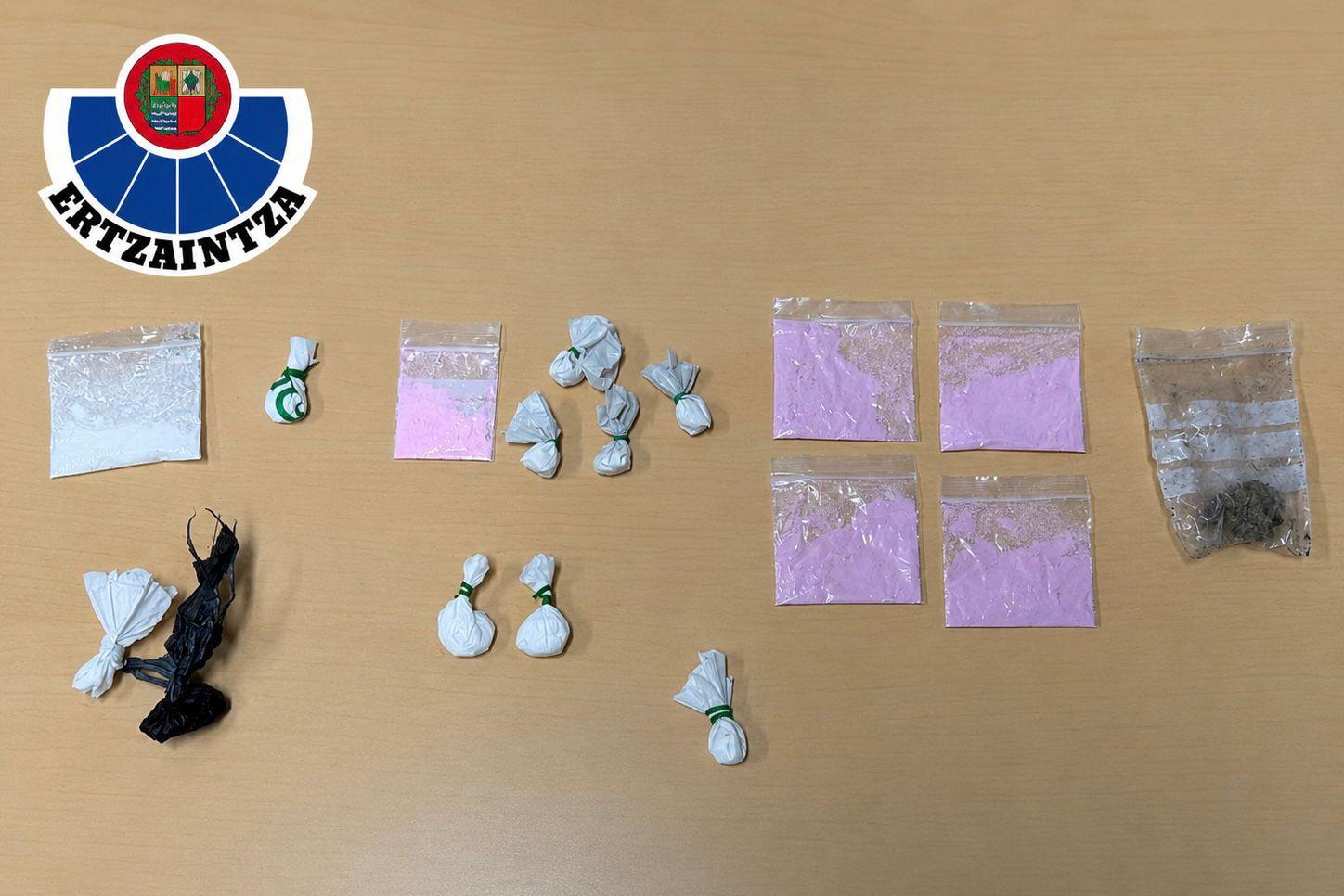 La Ertzaintza detiene a una persona en un local de San Sebastián en un control preventivo contra el tráfico de drogas