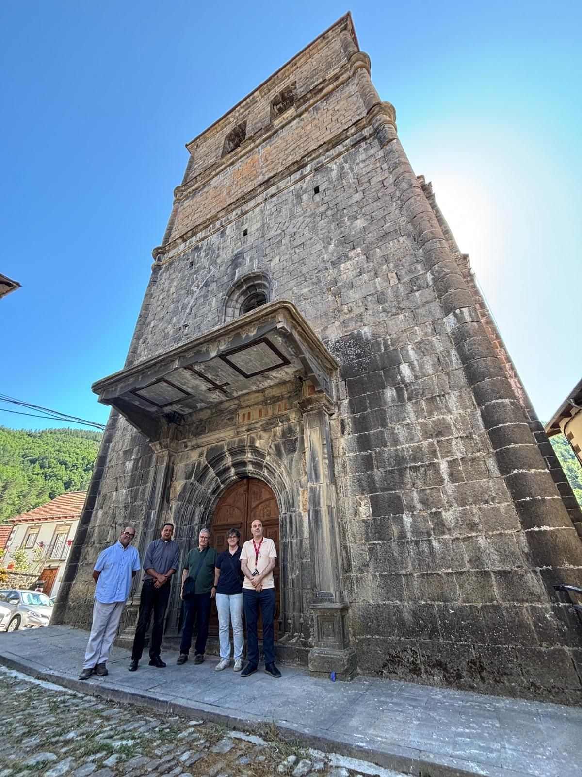 La torre de la iglesia de Uztarroz, restaurada tras meses de obras