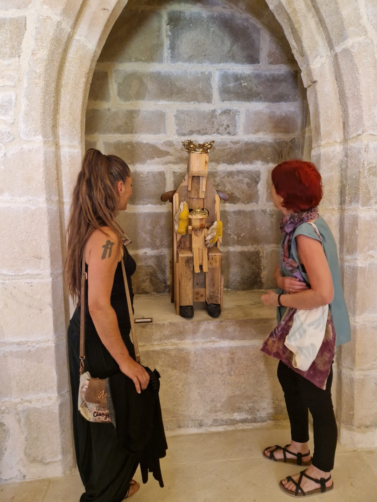 El Monasterio de Irantzu acoge una gran exposición de escultura con la participación de 47 artistas