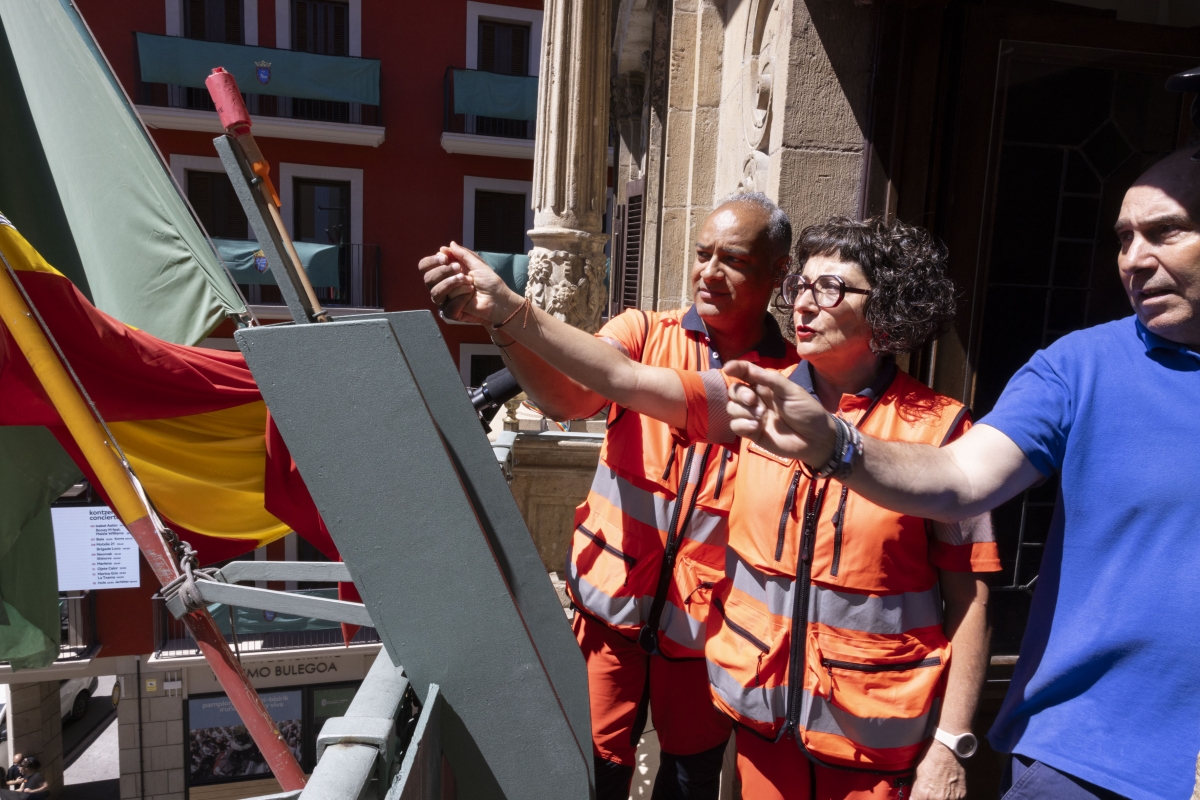 La Subdirección de Urgencias de Navarra ensaya en la Casa Consistorial el Chupinazo que abrirá San Fermín 2026