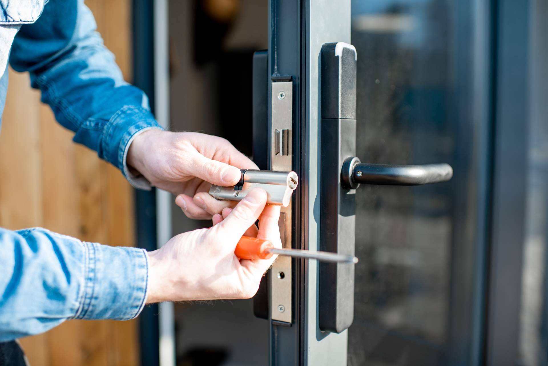 Los cerrajeros 24 horas con precio cerrado ganan protagonismo en Madrid ante las urgencias domésticas