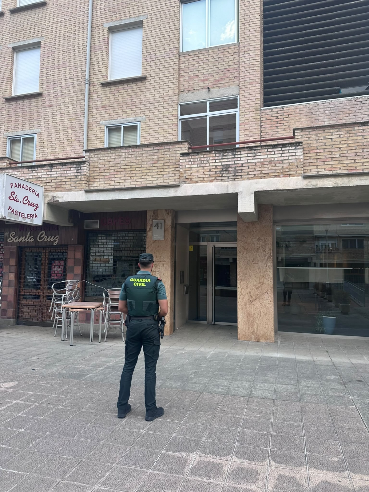 La Guardia Civil desaloja de urgencia un edificio en Zizur Mayor por una peligrosa fuga de gas en un 