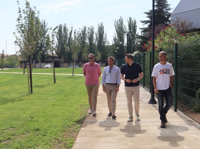 Tudela abre su nueva zona verde tras la reforma integral de las antiguas piscinas de la ciudad