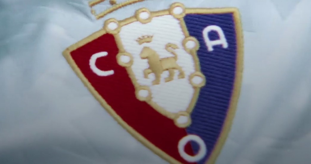 El kiosko de la Plaza del Castillo de Pamplona protagoniza la nueva segunda camiseta de Osasuna