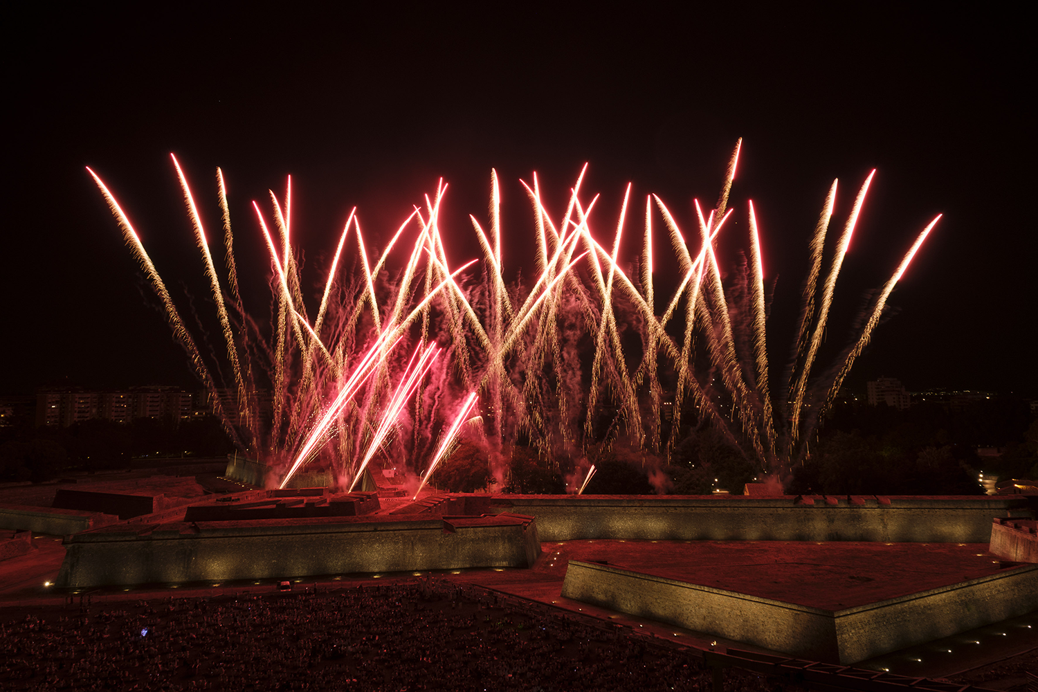 La diseñadora Tere Rey García de Pirotecnia Valenciana gana el concurso de fuegos artificiales de San Fermín 2026