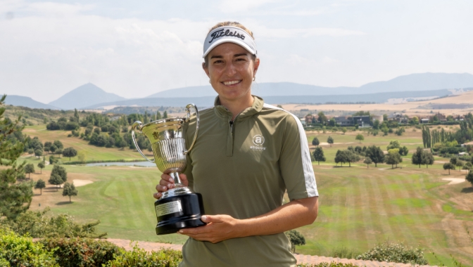 Luna Sobrón hace historia en el Club de Golf Castillo de Gorraiz al conquistar su cuarto campeonato de España