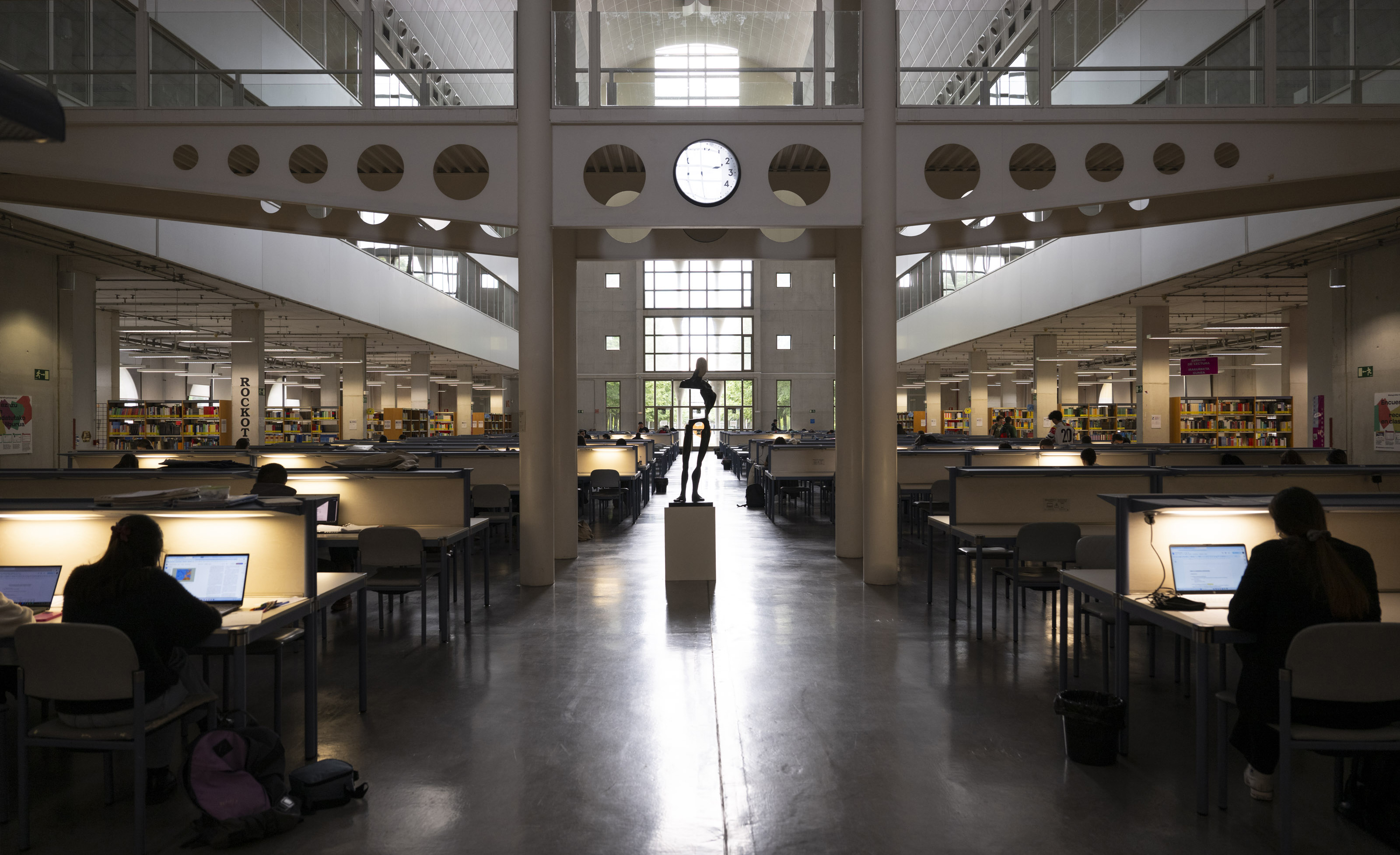 La Biblioteca de la UPNA crea una fonoteca universitaria y solicita donaciones ciudadanas para ampliar sus fondos