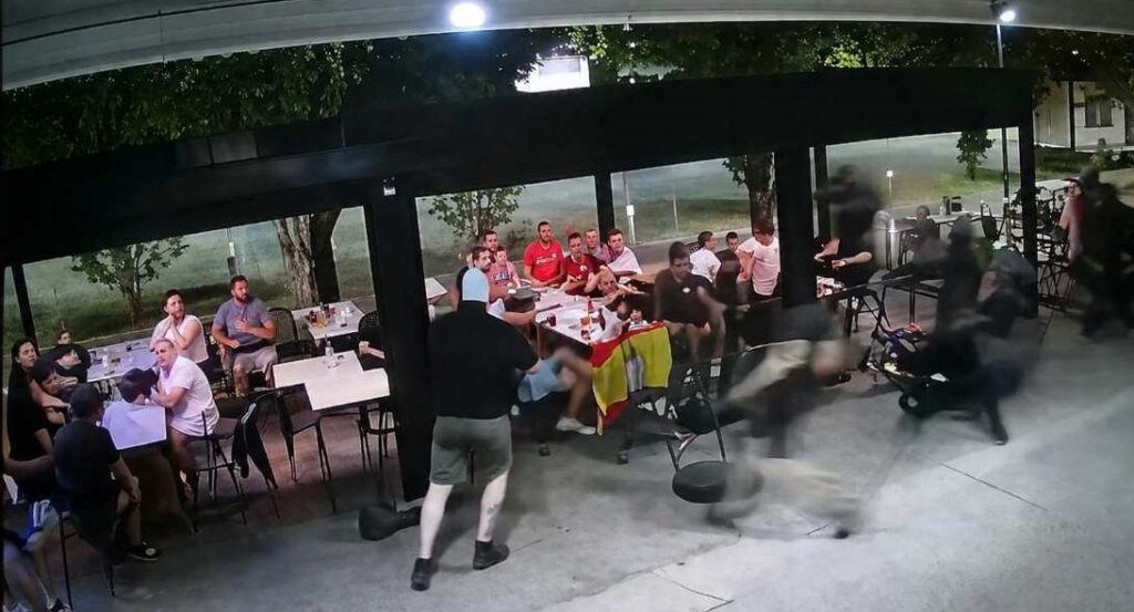 La Guardia Civil y Policía Foral practican varios arrestos por la agresión a militares en un bar de Berriozar
