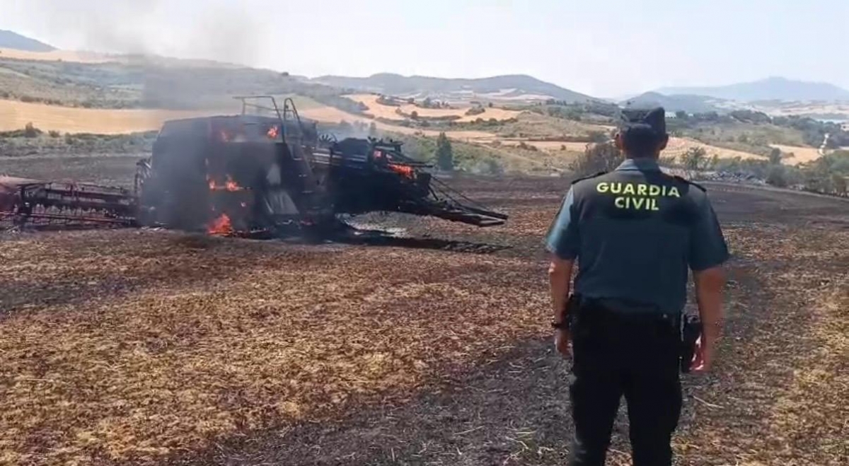 La Guardia Civil y los bomberos sofocan un incendio agrícola en Guesálaz que afecta a cuatro hectáreas