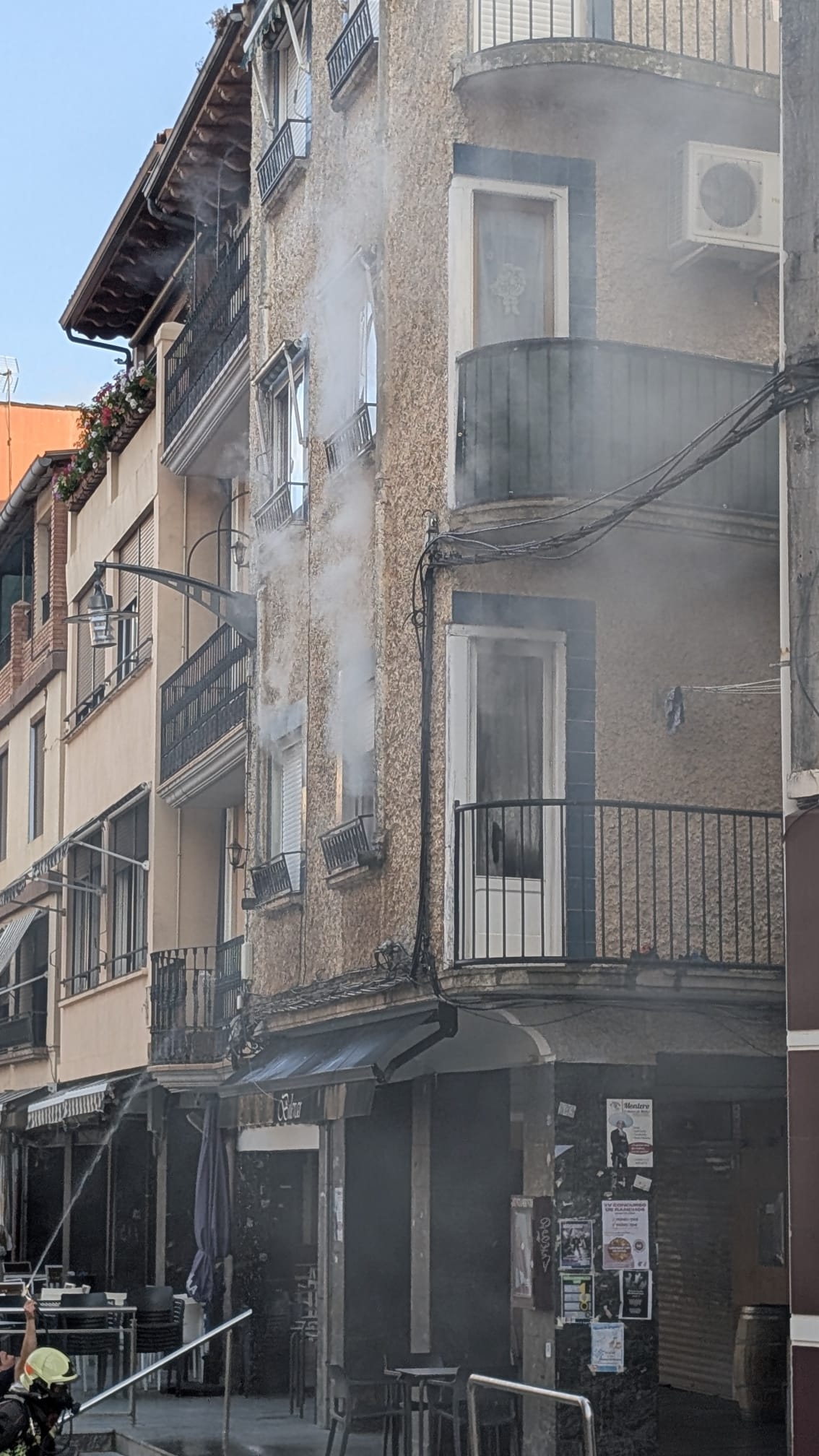 Incendio en un piso de la plaza de los Fueros de Mendavia moviliza a los bomberos este domingo por la mañana