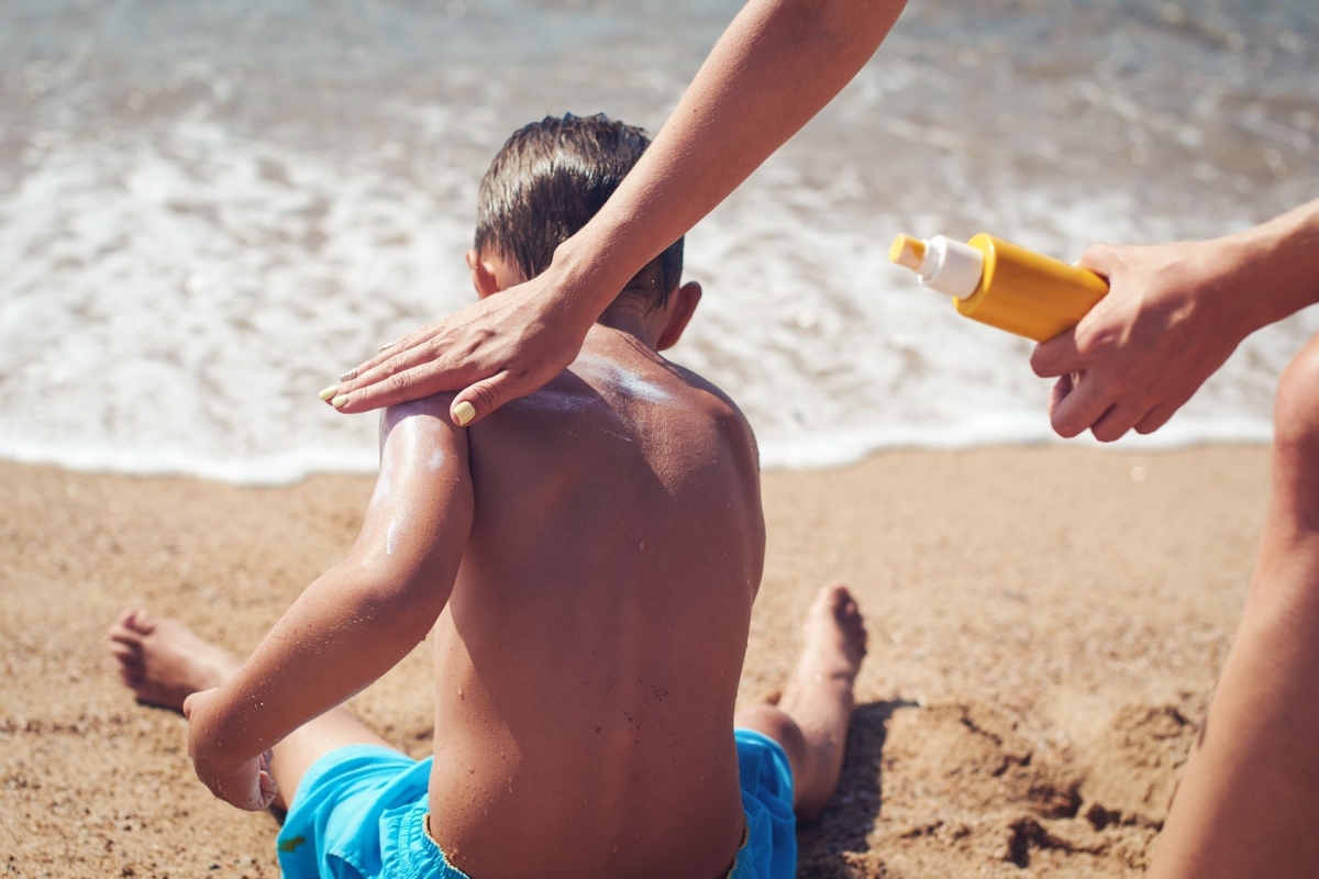 Las personas con lupus deben seguir protegiéndose del sol también en otoño e invierno, recuerda ADELUNA