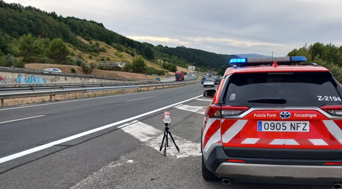La Policía Foral denuncia numerosos excesos de velocidad en un control de radar en la A-15, a la altura de Zizur
