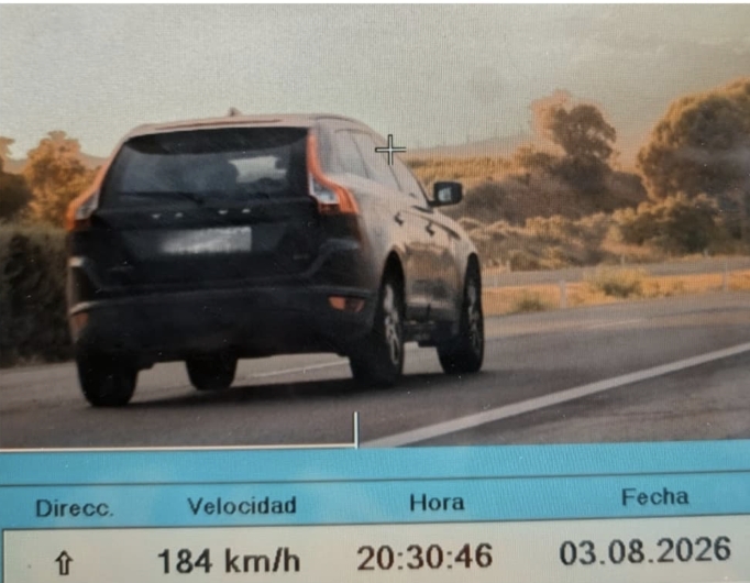 Sorprenden en la Ribera a un conductor circulando a 184 km/h en la AP-15