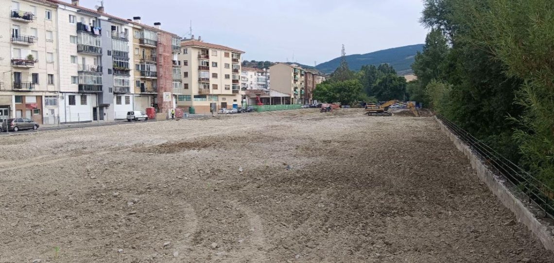 Villava recupera el estacionamiento junto a la antigua nave de IONGRAF tras finalizar su demolición