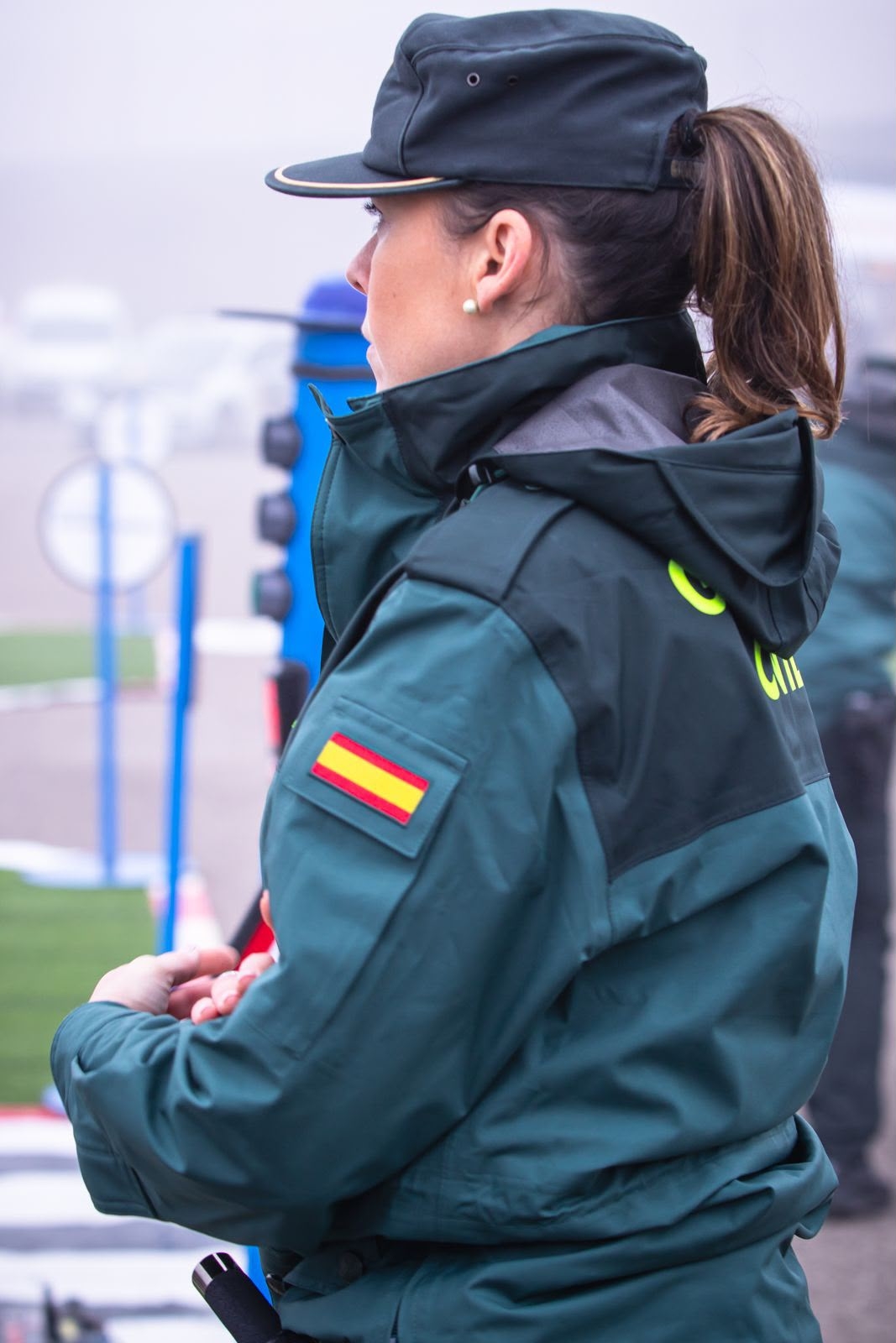Una agente de la Guardia Civil fuera de servicio auxilia a un hombre que sufría convulsiones en una terraza de Tudela
