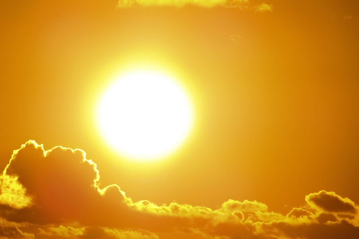 Salud recomienda extremar la precaución y proteger a las personas con mayor riesgo por el calor el día del eclipse