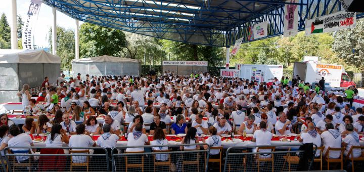 Berriozar pone a la venta las entradas para la comida popular de sus fiestas, que se celebrará el sábado 29 de agosto