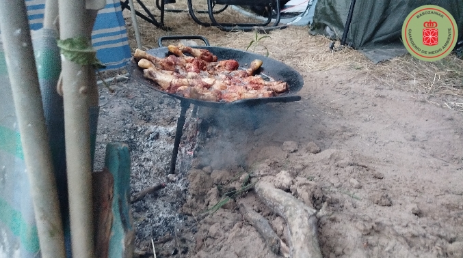 Denuncian a un grupo de pescadores por hacer una barbacoa en un espacio protegido en plena alerta naranja por incendios 