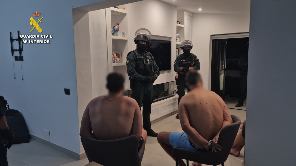 La Guardia Civil desarticula en el sur de Tenerife una organización criminal dedicada al tráfico de 