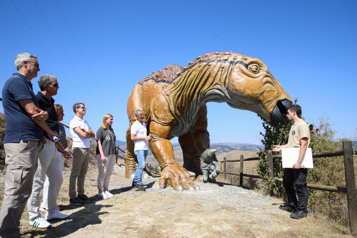 Capellán visita la remodelación del yacimiento de ‘La Pellejera’ en Hornillos de Cameros