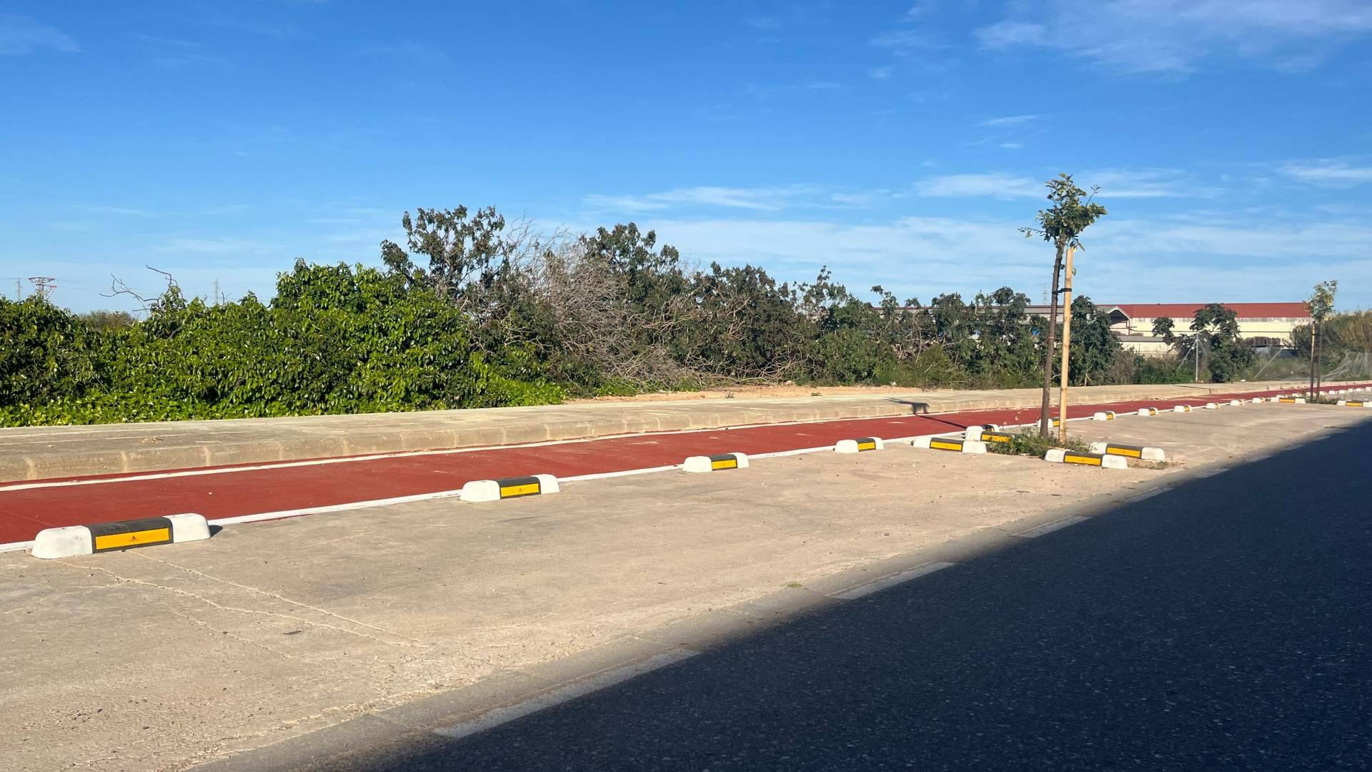 CicloLux suma 4 nuevos kilómetros de instalación de carril bici cerca de Valencia
