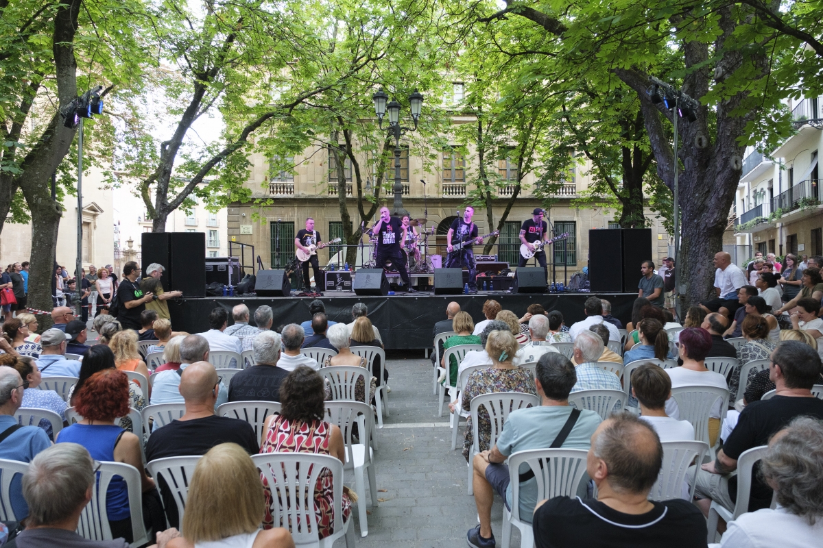 El grupo pamplonés Spirit pone el broche final al ciclo Versionando con su concierto Arqueología pop-rock
