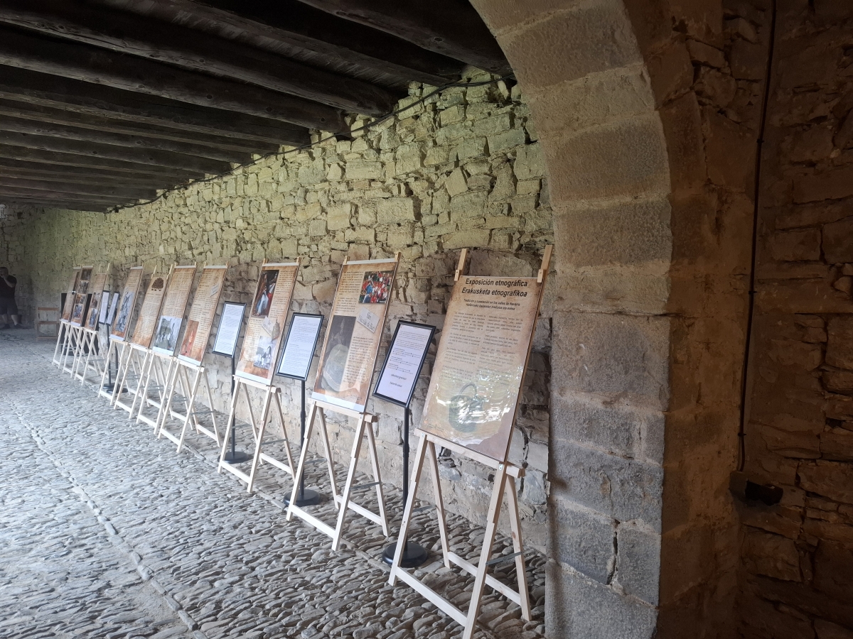 Urraúl Alto cierra su proyecto patrimonial con una exposición y un documental sobre San Gregorio y la Bruja Usotxa