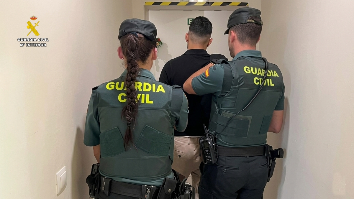Dos detenidos por extorsionar a un hombre mediante un montaje con la imagen de una menor: lograron obtener hasta 50.000€