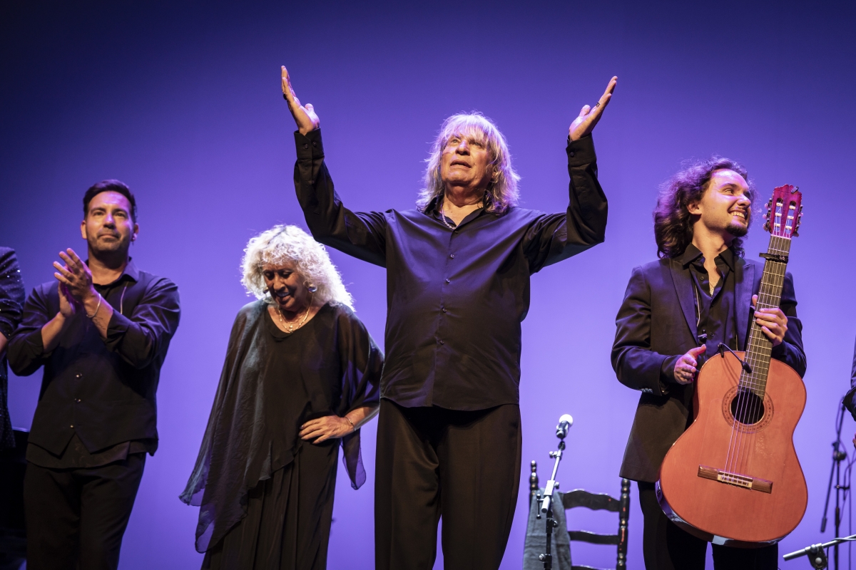 José Mercé rinde tributo a Manuel Alejandro en una noche marcada por la memoria flamenca en Flamenco on Fire