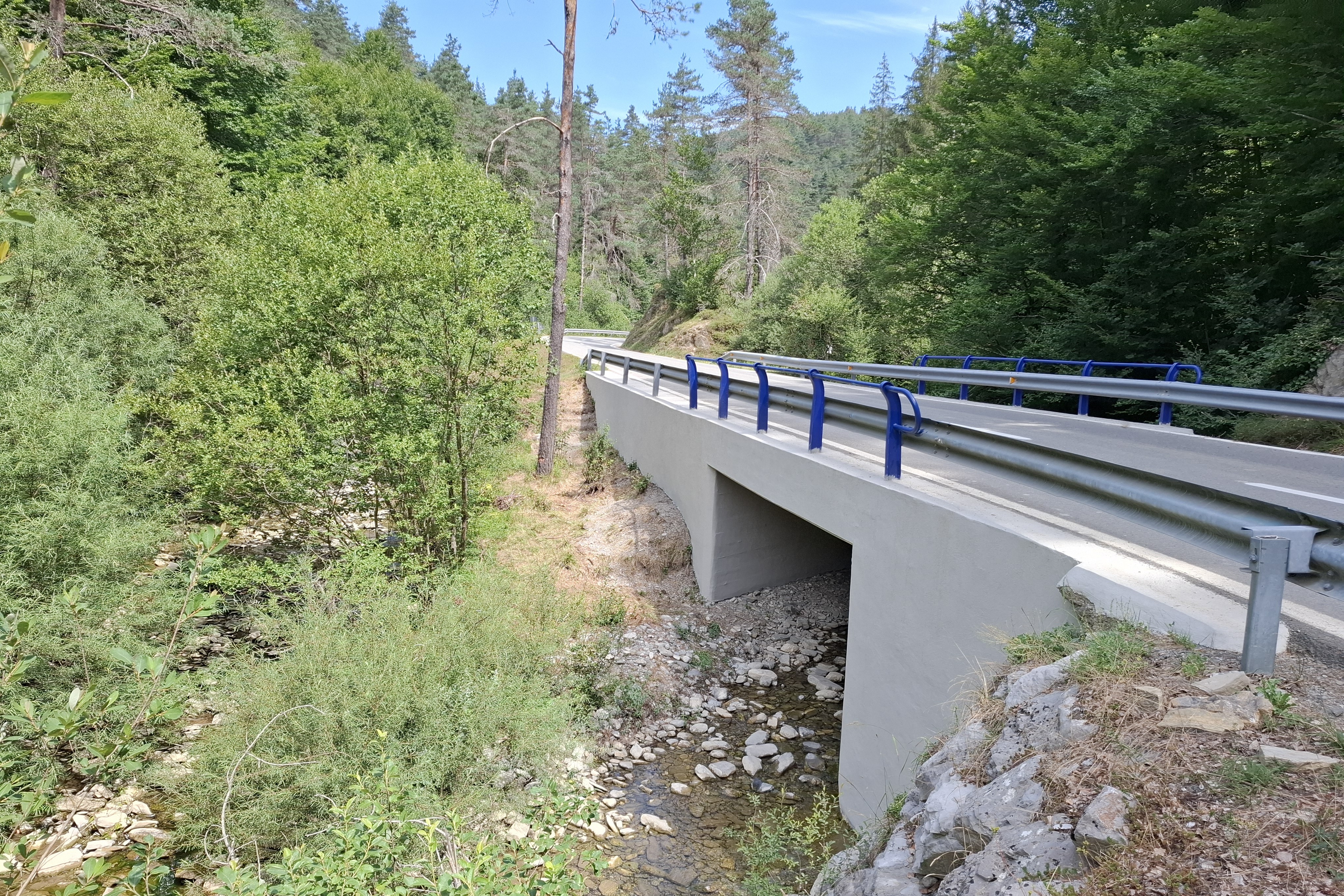 Concluyen las obras de reparación del puente del barranco de Burquiarte, en las inmediaciones de Uztárroz