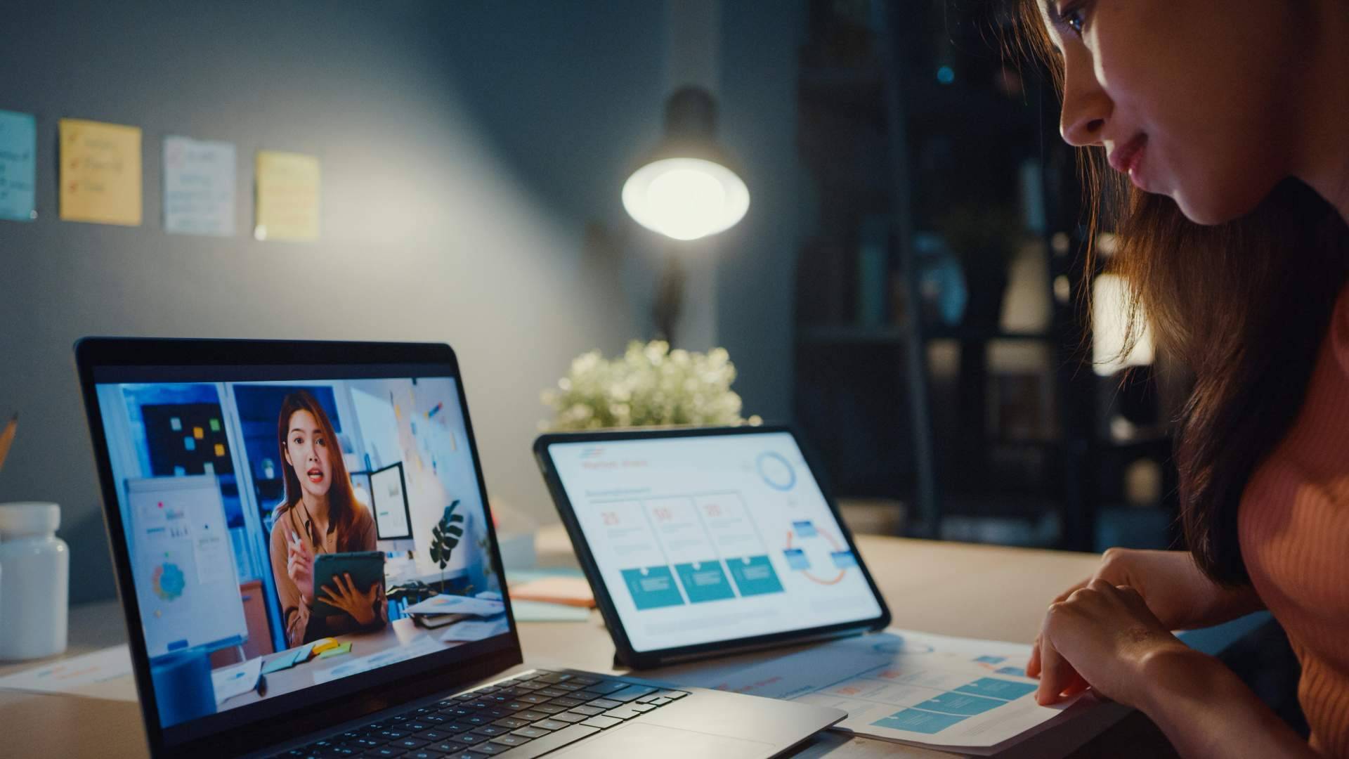 Estudiar ya forma parte de trabajar; la formación online se consolida como una herramienta de adaptación