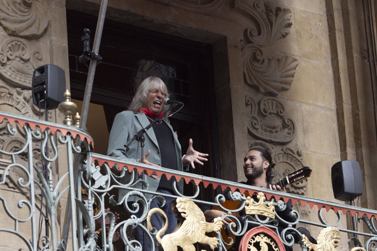 Dos conciertos,  El Pele desde el balcón de Casa Consistorial y un taller,  actividad municipal en Flamenco On Fire