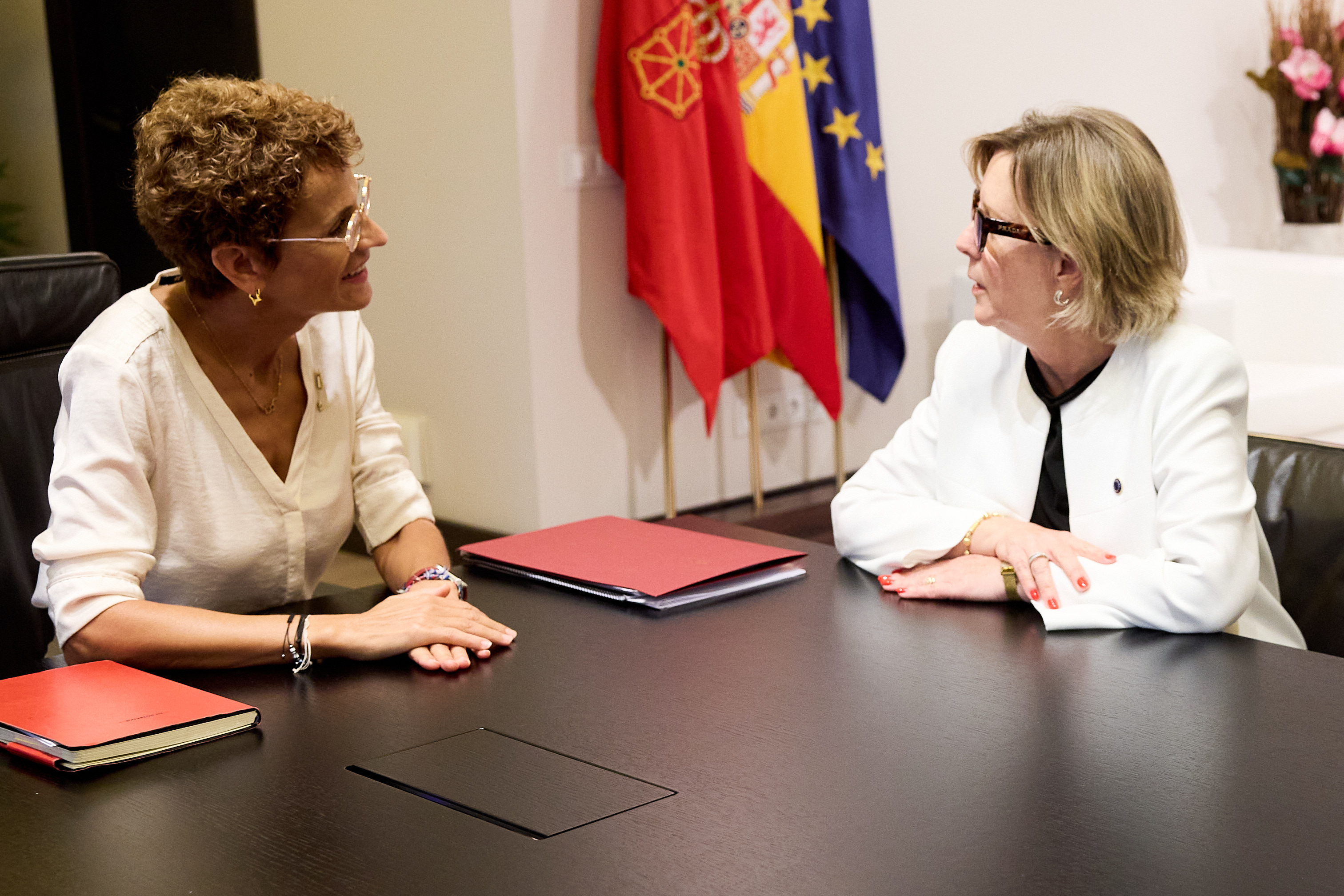 Chivite recibe a la comisaria europea de Servicios Financieros, Maria Luís Albuquerque