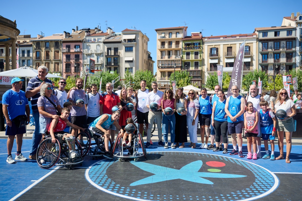 El basket se apodera de la Plaza del Castillo