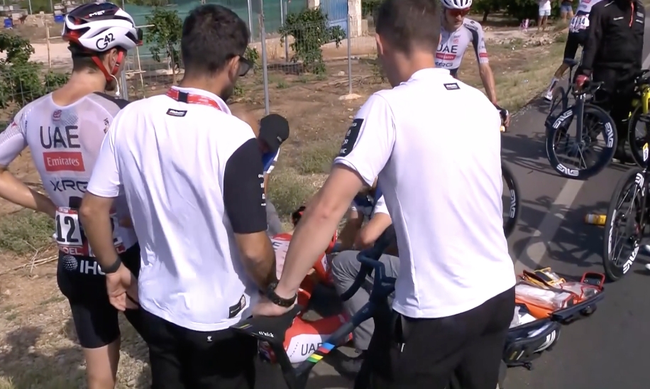 Pogačar abandona La Vuelta tras una aparatosa caída cuando lideraba la general