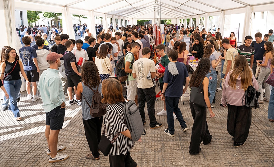 Navarra amplía las becas universitarias: los límites de renta suben un 22 % y se crea una ayuda para mujeres en estudios STEM