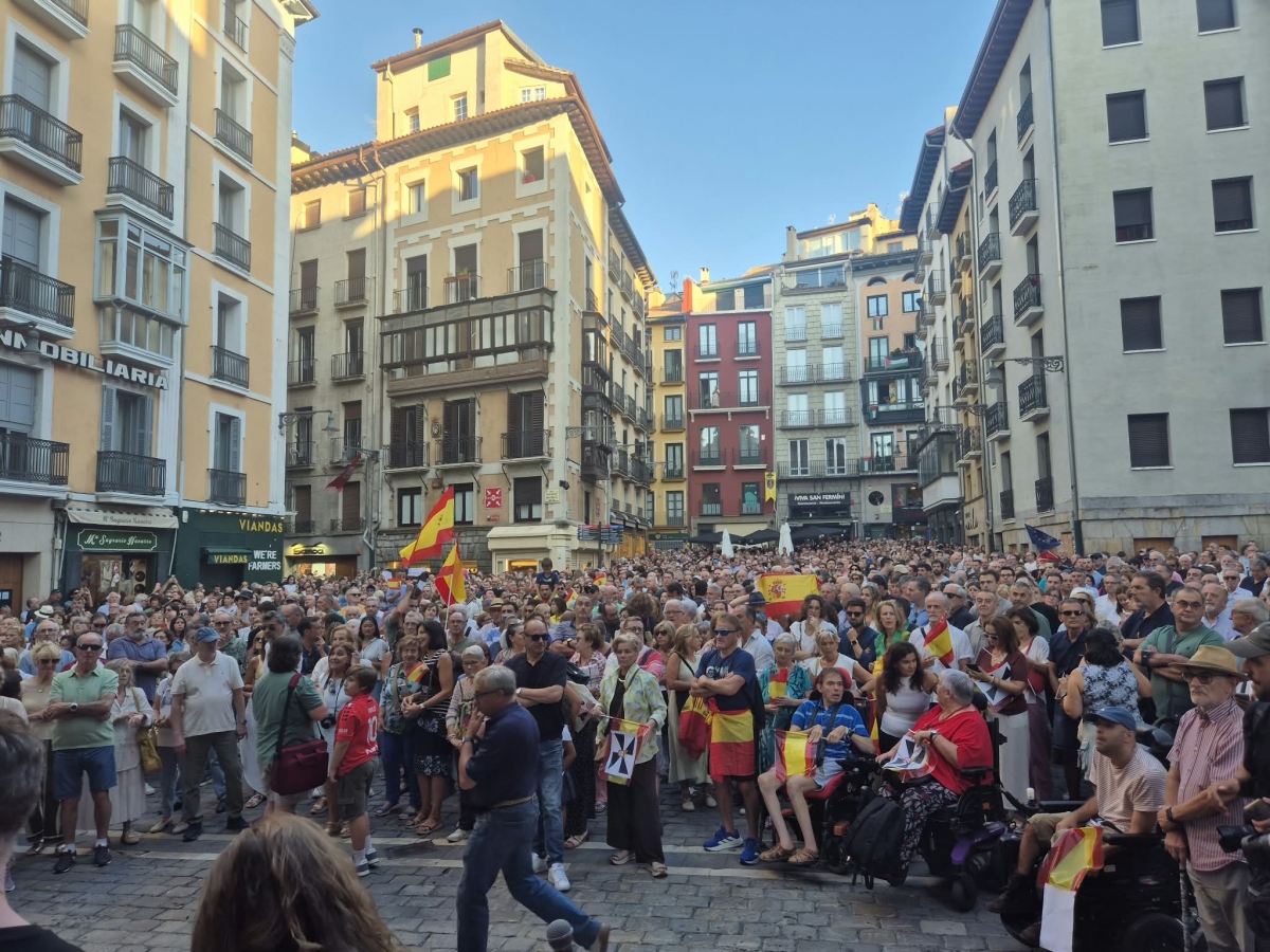 La Junta de Gobierno de Pamplona condena el acoso a periodistas durante la concentración de respaldo a Ceuta 