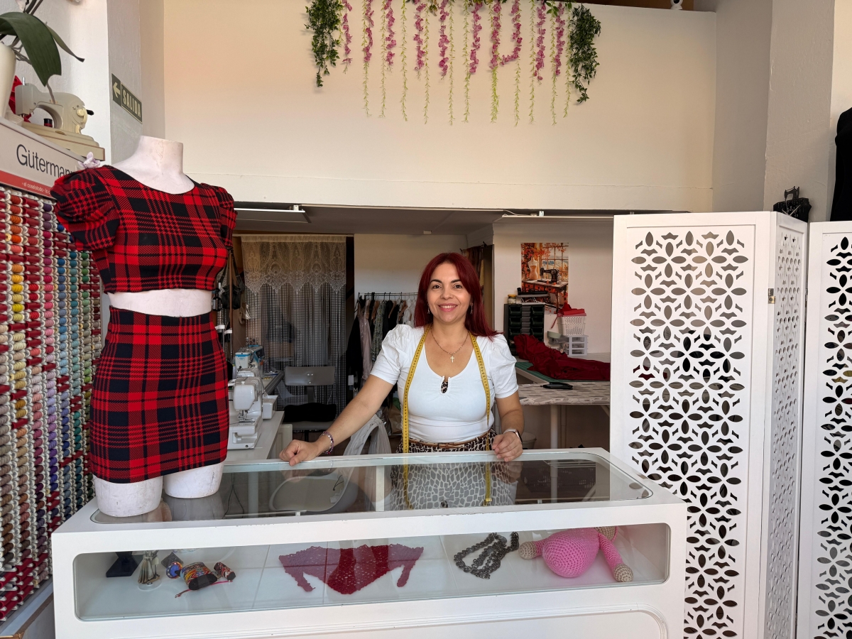 Costura Creativa Celeste, el taller de la Rotxapea donde la ropa encuentra una segunda oportunidad 