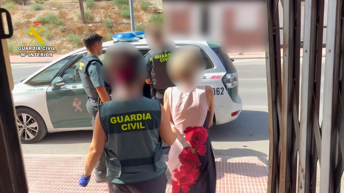 La Guardia Civil libera a dos víctimas de trata en Alicante y detiene a un matrimonio por explotación sexual