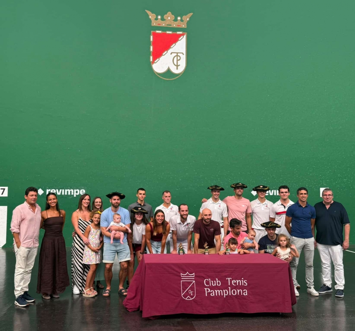 Tres títulos para los pelotaris navarros en el Torneo Internacional de Pelota del Club Tenis Pamplona