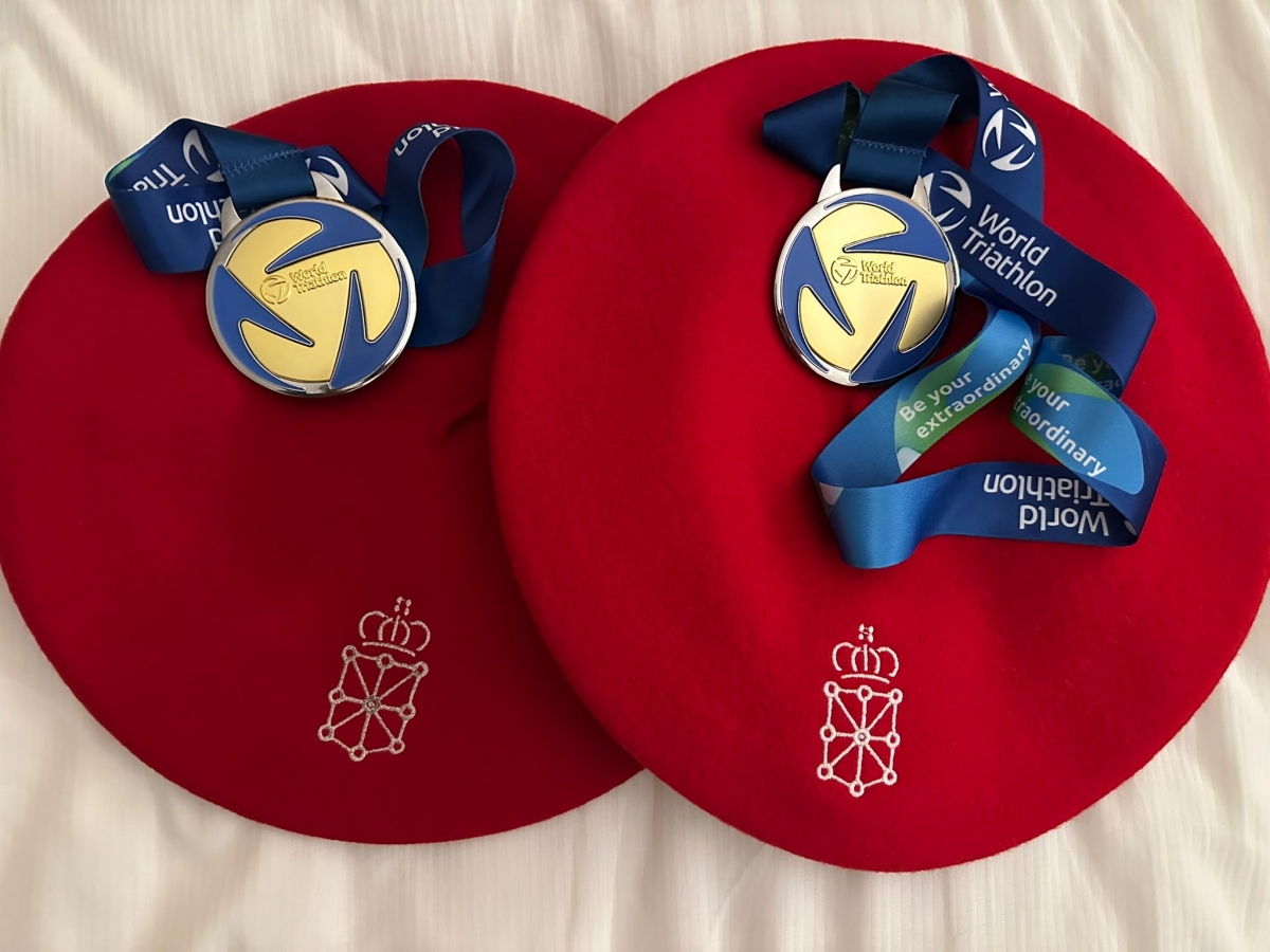 Fernando Riaño conquista el título mundial de duatlón y dedica el triunfo a los cinco policías forales fallecidos