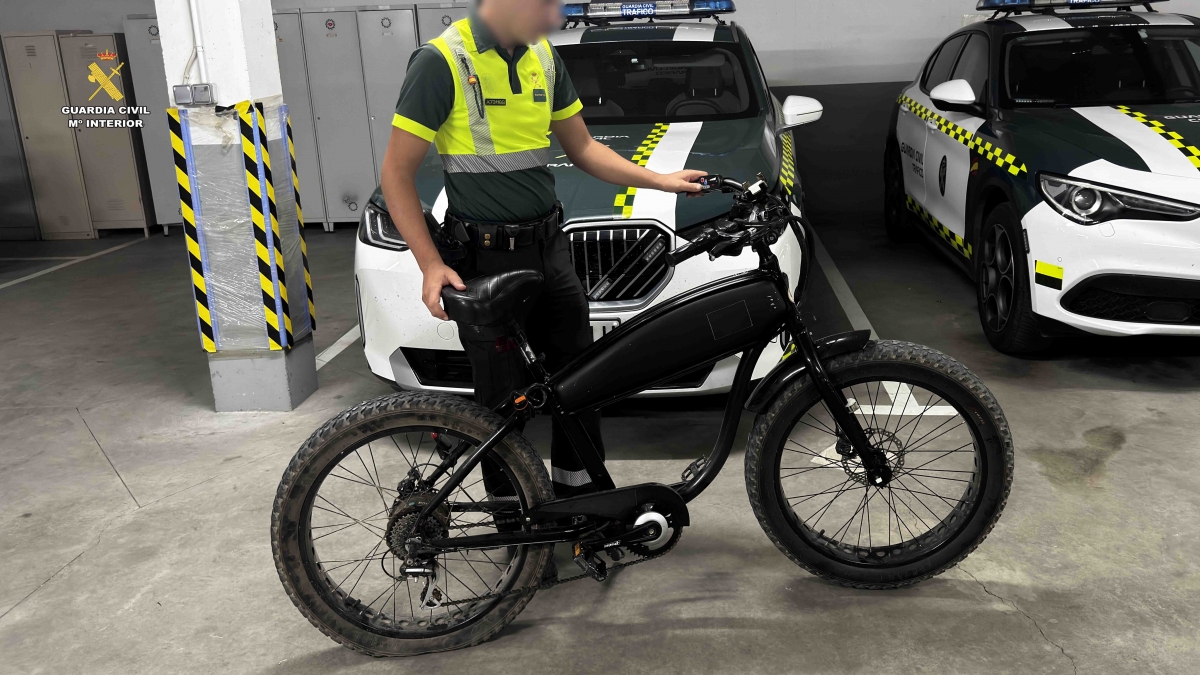 La Guardia Civil investiga a un hombre en Calahorra por circular con una bicicleta trucada en ciclomotor sin puntos