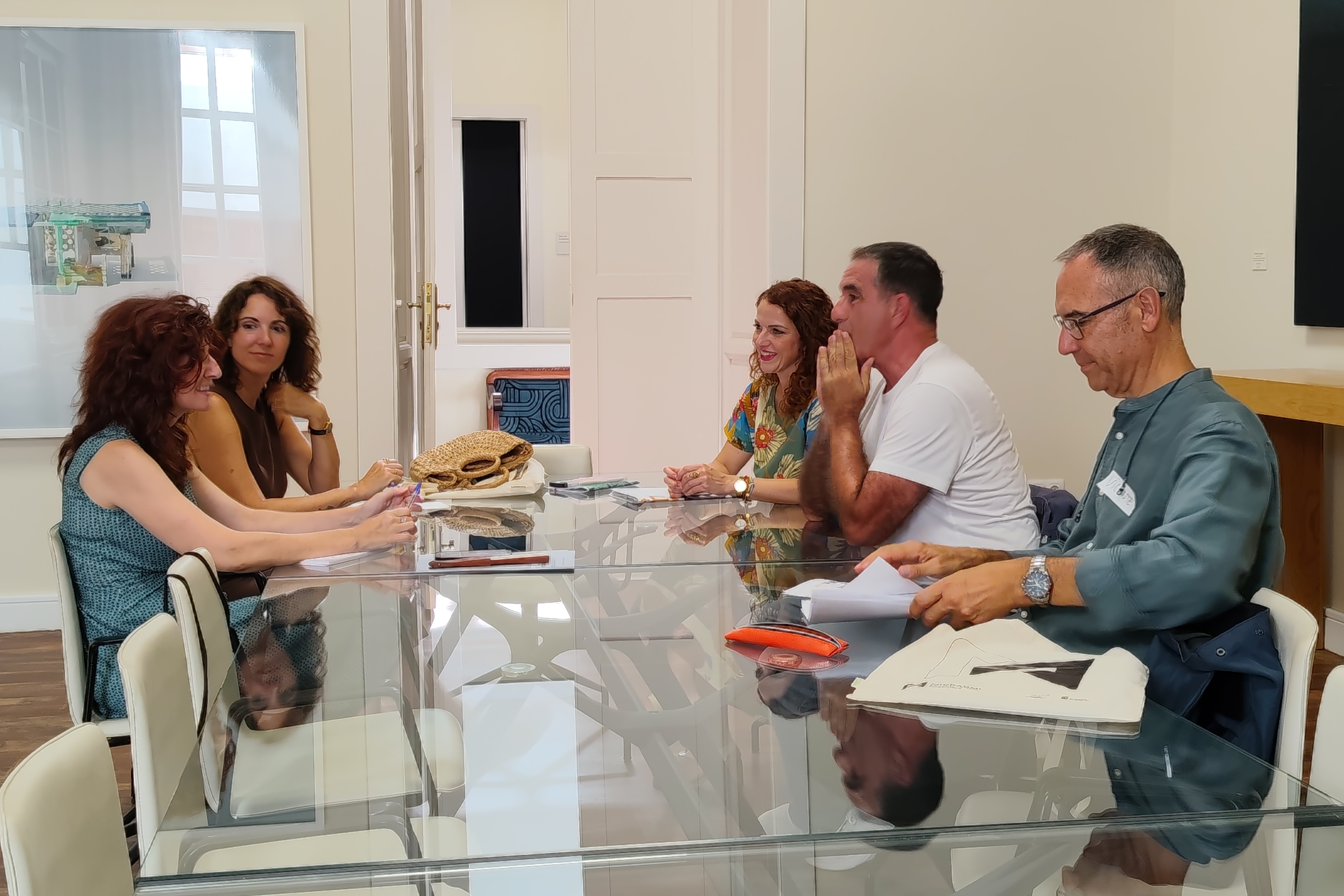 Navarra y Canarias refuerzan la colaboración en políticas migratorias y convivencia