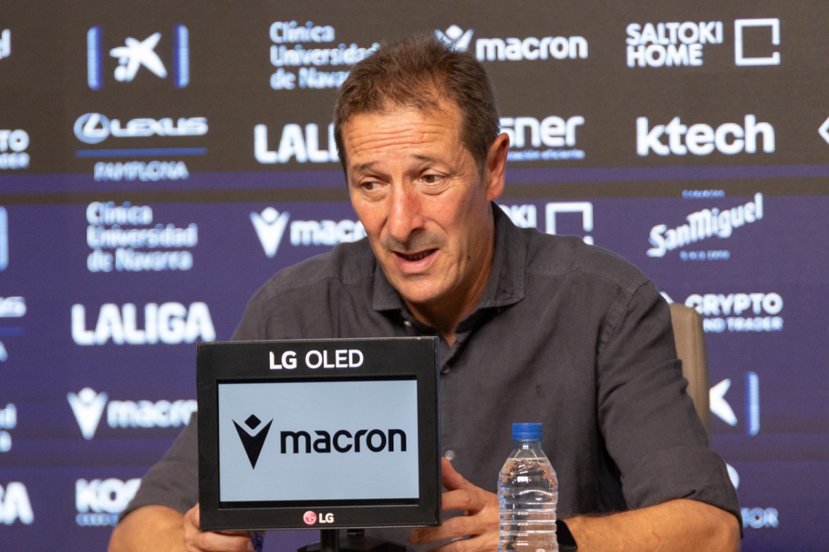 Ramis critica con dureza el penalti no pitado a Raúl tras la derrota de Osasuna en El Sadar