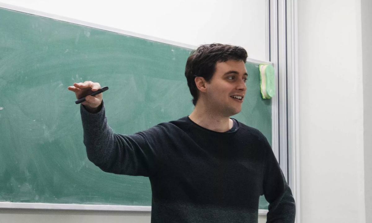 Un navarro resuelve un complejo problema de Turán de combinatoria matemática