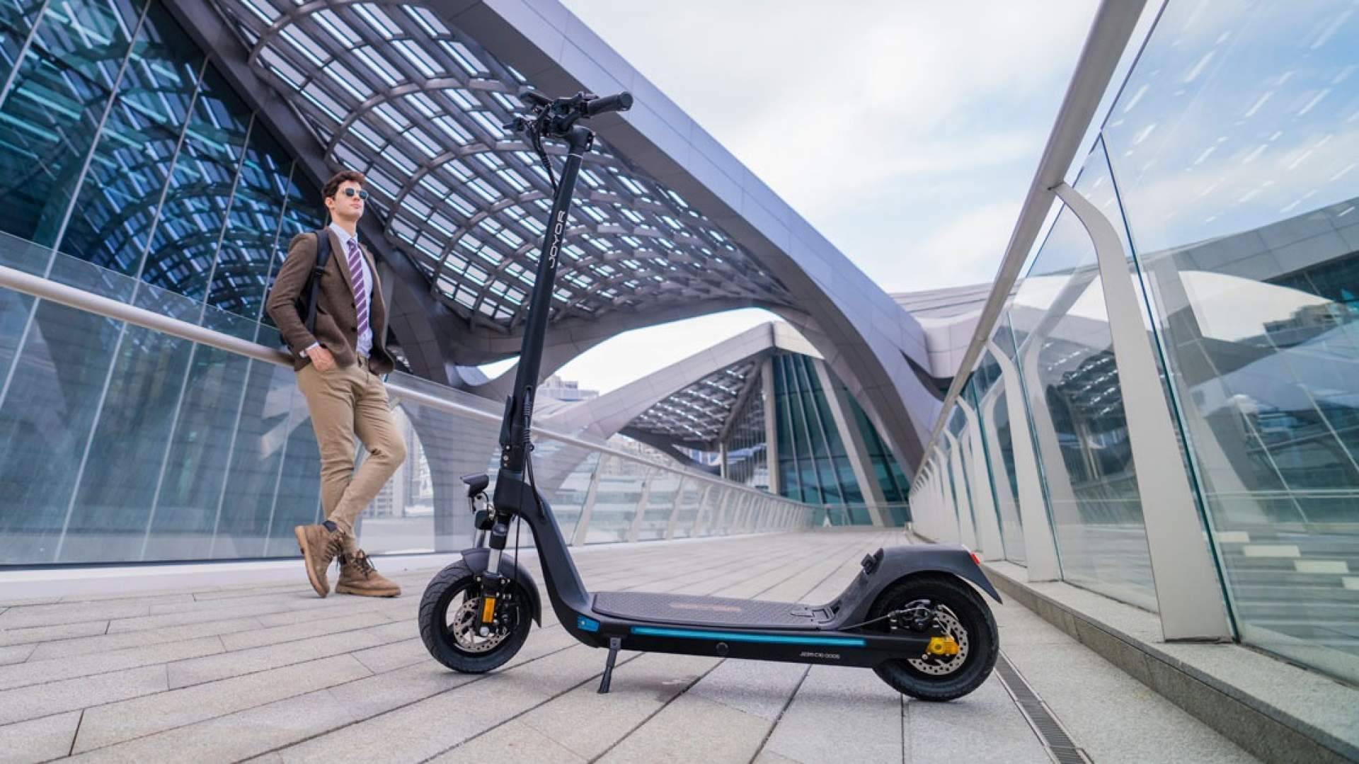Cómo la Semana Europea de la Movilidad patinetes eléctricos replantea el uso del vehículo privado junto a Joyor