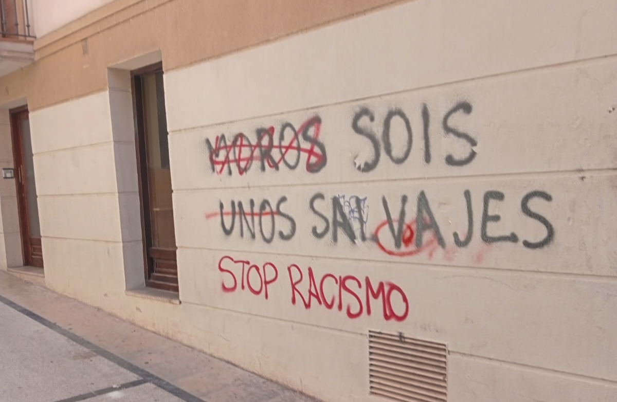 EH Bildu alerta del aumento de pintadas racistas y bulos contra la población migrante en Estella-Lizarra