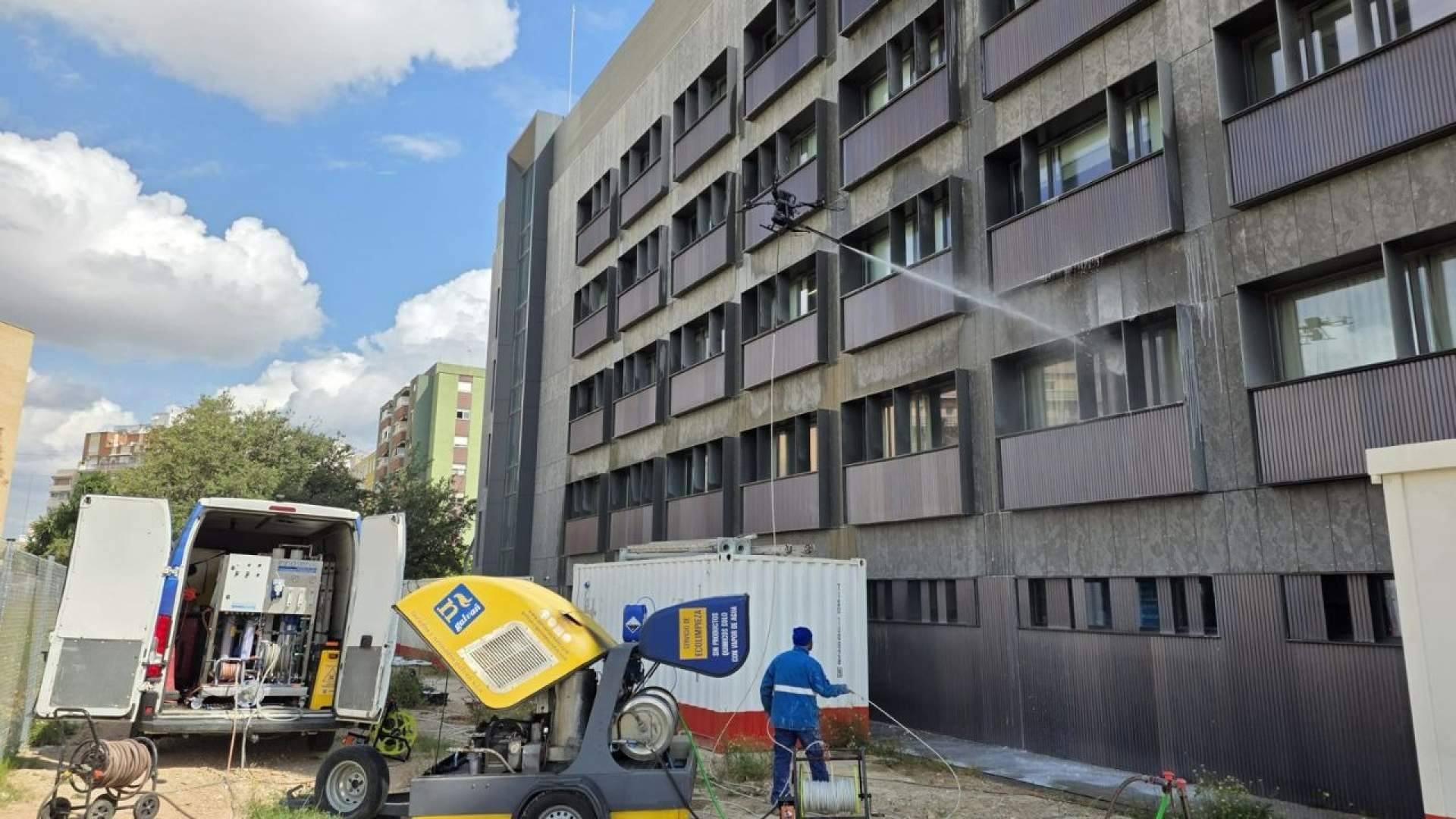 Galvañ Holding impulsa la restauración de superficies con servicios de lacado, barnizado y limpieza con vapor de alta presión