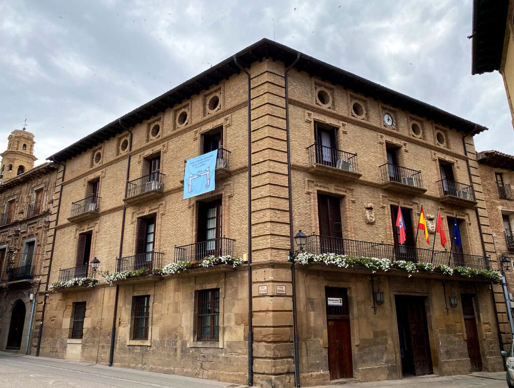 La jueza de Tudela ve indicios de prevaricación y malversación en la gestión del alcalde de Corella 