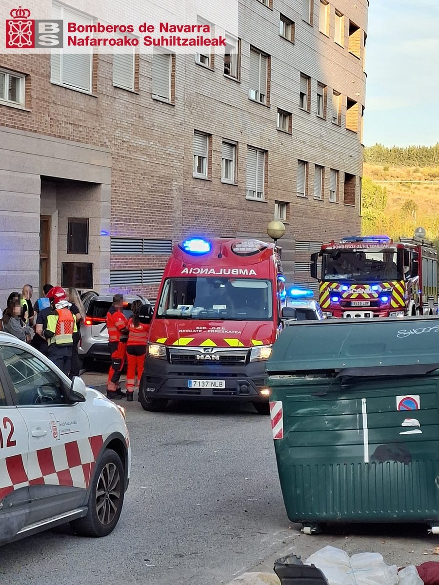 Un hombre, de 75 años, herido tras salirse de la vía y chocar contra un portal en Tafalla